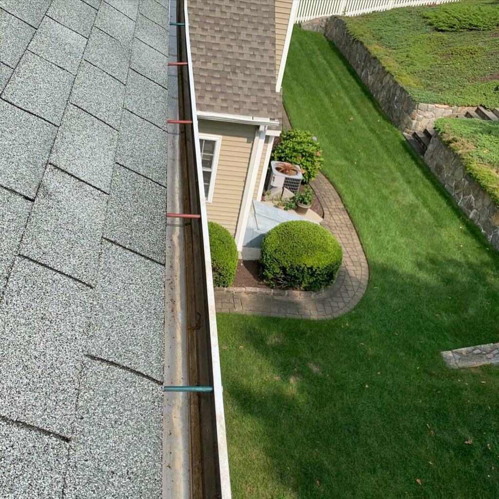 Gutter Cleaning In North Haven CT